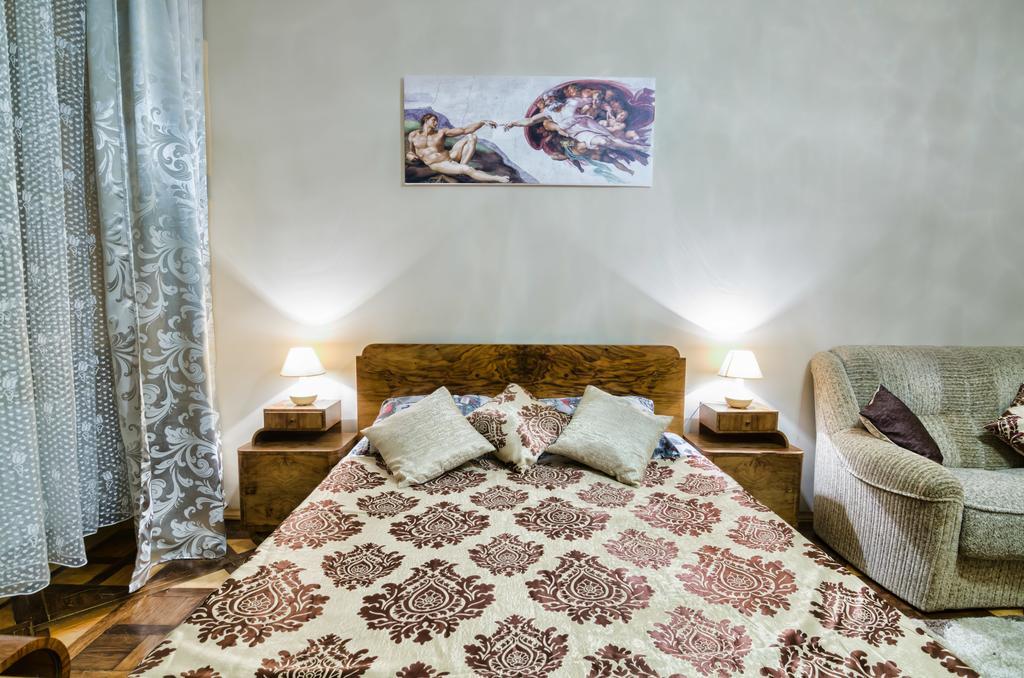 Modern And Classic Apart. Central Location Lviv Exterior photo